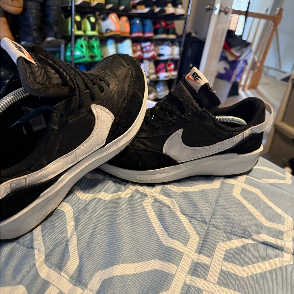 MEN'S NIKE WAFFLE DEBUT SNEAKERS SZ 11 - Picture 3 of 5